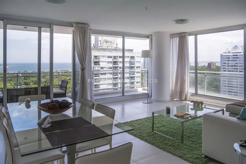 Hermoso Apartamento En Venta En Torre Bellagio, Punta Del Este.