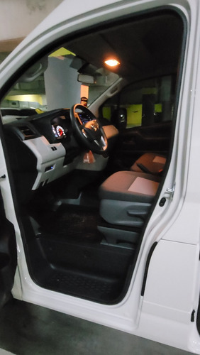 Toyota Hiace 2.8 Tdi Furgón 6at L2h2 3a 5p