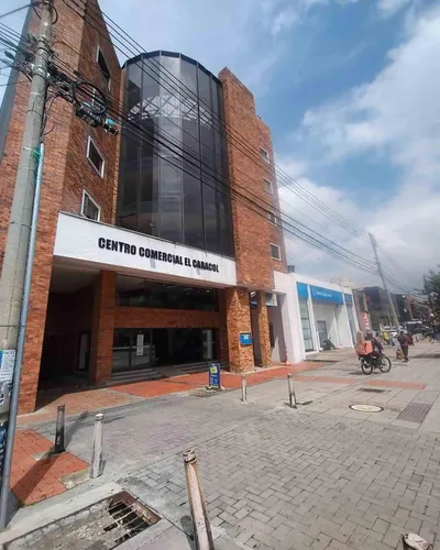 Arriendo Oficina En Unicentro (18697).
