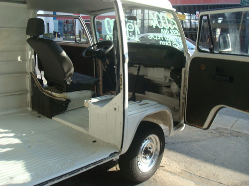 Kombi,camionete,pick-up,vans,fusca,veraneio,c10,d10,c20,f100