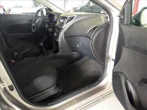 Imagem 9 de 10 de Hyundai Hb20 1.0 Unique 12v