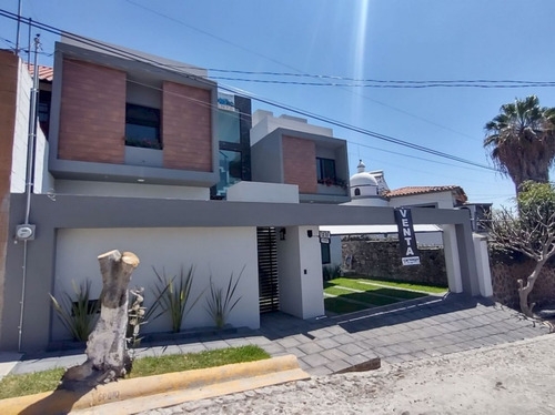 Casa Minimalista En Venta En Burgos Bugambilias, Temixco Morelos.