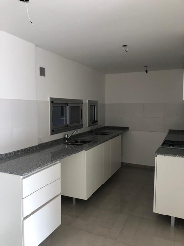 Imagen 6 de 12 de En Venta Depto 3 Amb En Edif. Al Fte En Lanus Oeste (049)