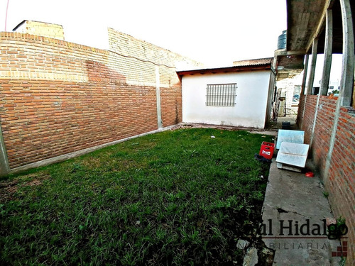 Imagen 13 de 17 de Casa De 3 Ambiente Con Gran Parque Apto Comercio En Alquiler Por 36 Meses