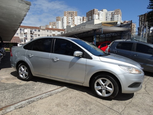 Imagem 4 de 15 de Ford Focus Sedan Automatico! Raridade! Sem Entrada!