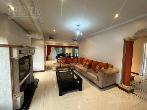 Importante Casa En Venta En Saint Thomas Sur 4 Dormitorios Escritorio Y Dependencias