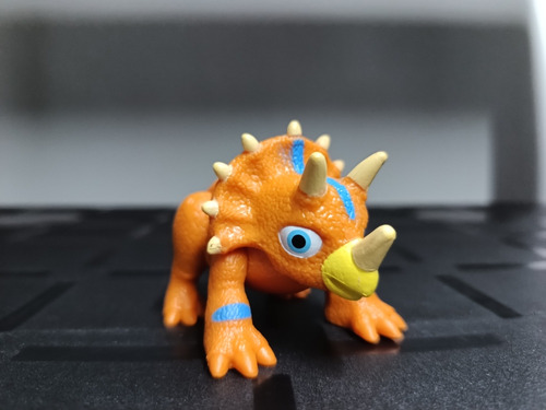 Playmates Half Shell Heroes Triceratops Dinosaurio Juguete 