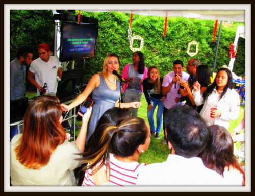 Cantante Femenina Karaoke Sonido Animación Iluminación