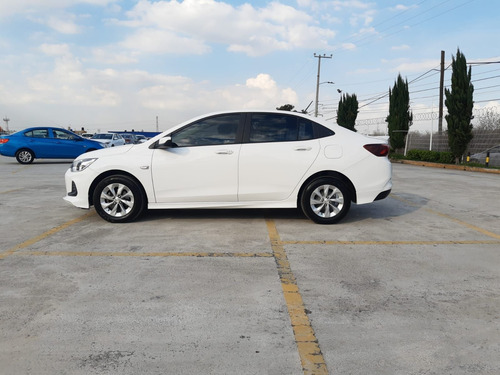 Imagen 4 de 11 de Chevrolet Onix 2021 1.0 Lt At