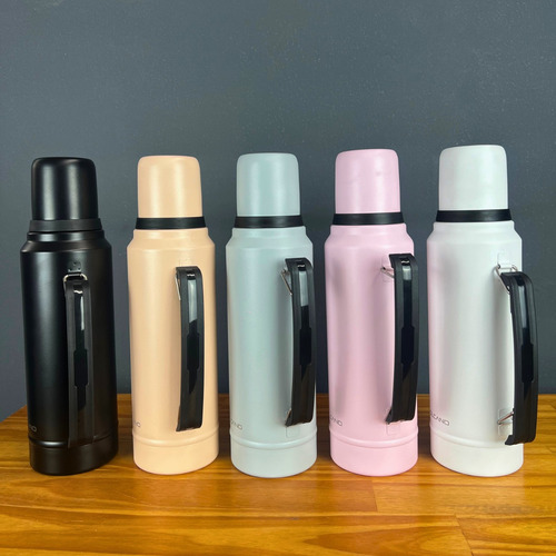 Termo Volcano 1 L Pico Cebador Con Manija Acero Inoxidable Negro