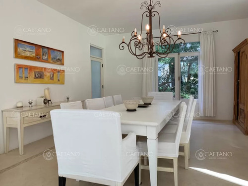 Casa En Alquiler Laguna Blanca Manantiales Punta Del Este Cuatro Dormitorios