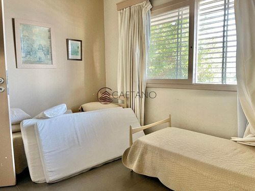 Imagen 11 de 30 de Casa En Venta Playa Mansa Frente Al Mar Cuatro Dormitorios - Punta Del Este Mansa