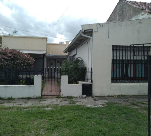 Venta: Casa De 3 Amb + Departamento De 2 Amb, Las Avenidas, Mar Del Plata