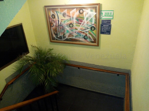 Hotel En Venta Macuto #24-24065 Johana Blanco