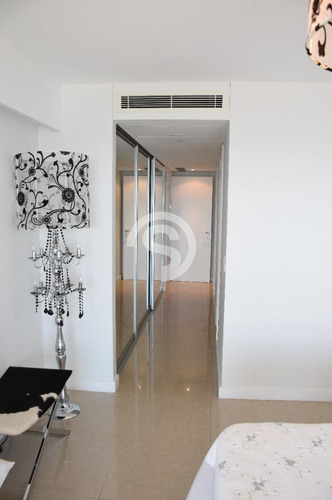 Apartamento En Mansa, 3 Dormitorios *- Ref: 4218