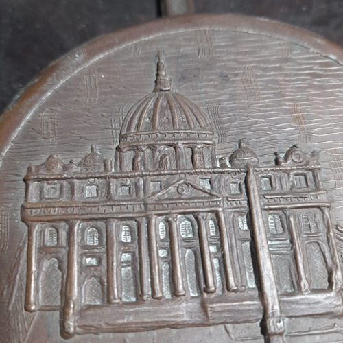 Imagem 3 de 7 de Suovenir Vaticano Parede Fritadeirinha, Panelinha, Enfeite