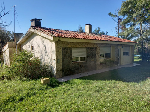 A Orillas Del Carcarañá. Hermosa Casa-quinta Con Piscina Y Amplio Terreno.