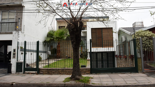 Venta. Casa 5 Ambientes. Villa Sarmiento.