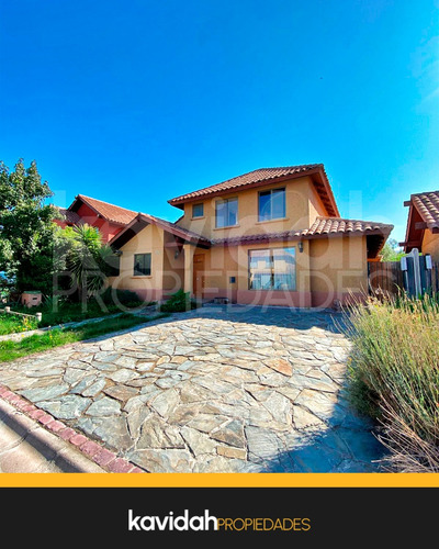 Casa En Condominio El Belloto, Sector Ayres De Chicureo