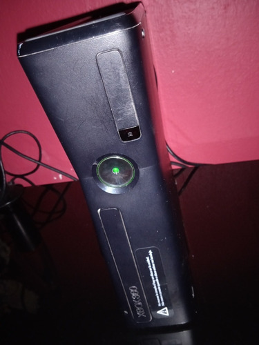 Xbox360 Slim +kinect Con 2 Juegos Y 2 Controles Inalámbricos (Usado)