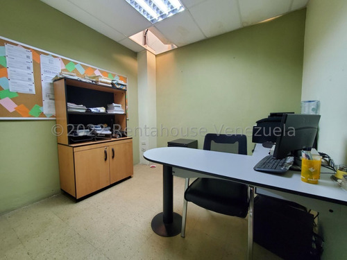 Imagen 2 de 11 de Venta De Galpón Con Almacén Prolongación Av. Aragua 23-6247gbf