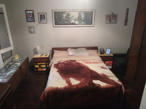 Imagen 7 de 21 de Casa De 5 Ambientes En 2 Plantas A Refaccionar En Muy Buena Zona De Olivos .