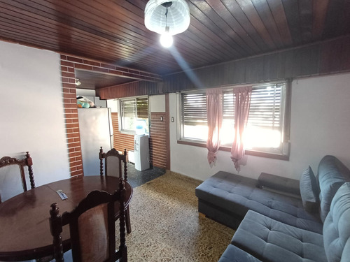 Casa En Venta. Lanus, Remedios De Escalada.