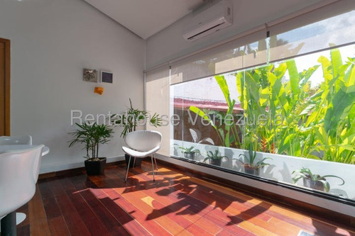 Ana Torres. Casa Comercial En Venta 25-20402 En Altamira