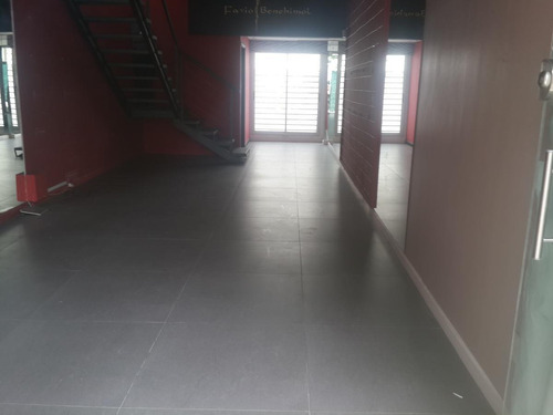 Imagen 3 de 8 de Local - Solano García Casi Ellauri, 100 M2 , 5 Mts De Frente !!