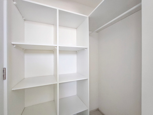 Edificio Av. Lo Ovalle (1 Est. 1 Bod.) Vista Norte Piso 4