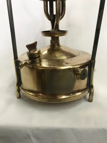 Estufa Marca Fama Decorativa En Bronce Marcada Fama 836 (Usado)