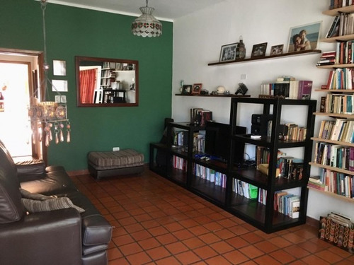Venta De Casa En Gran Lote Con Pileta! Haedo Chico-