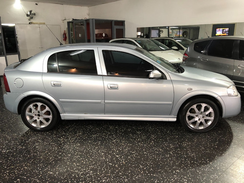 Imagen 5 de 15 de Chevrolet Astra