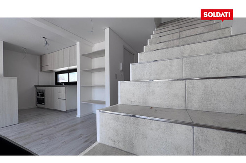 Duplex 3 Ambientes Al Frente En Venta - Parque Centenario, Espai Centenario