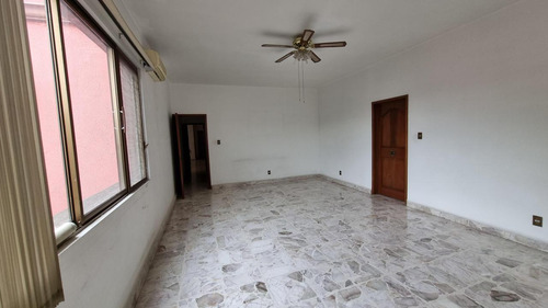 Residencia De Alta Plusvalía En El Corazón De Querétaro Con Uso De Suelo Mixto Inversión Garantiz...