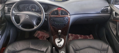 Imagem 6 de 14 de Citroën C5 2003 2.0 Exclusive Aut. 4p