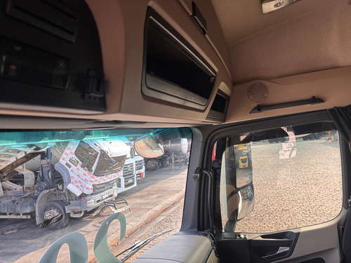 New Actros 2651 Ano 2022 Suspensao Mola Traçado 6x4