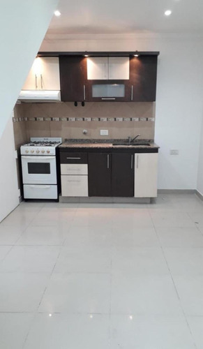 Imagen 5 de 14 de Ph 2 Ambientes, Con Patio Reciclado A Nuevo. Sin Expensas -
