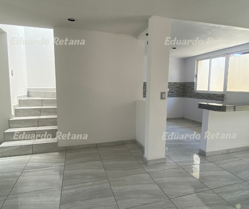 Amplia Casa En Pachuca, 132 M² De Construcción Y Vestidor En Recámara Principal
