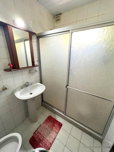 Venta Casa, A Dos Cuadras De 8 De Octubre, 3 Dormitorios