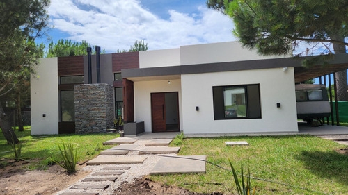 Casa Moderna A Estrenar 3 Dormitorios -pinamar- Financiación