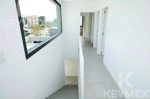 Casa En Venta Barrio Magallanes Frente Al Lago