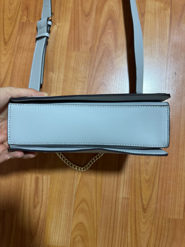 Crossbody Guess Original Blanco Floreado Níquel Gris