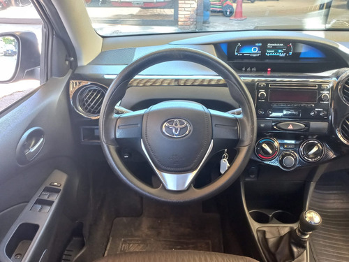 Toyota Etios 1.5 Sedan X