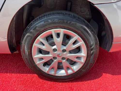 Renault Logan LIFE 1.6 MT