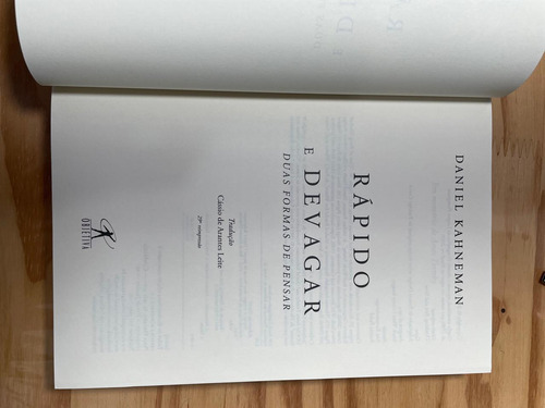 Livro Rápido E Devagar: Duas Formas De Pensar De Daniel Kahneman - Prêmio Nobel De Economia (Usado)