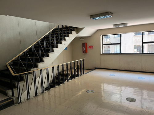 Imagen 3 de 21 de Elegante Oficina En Edificio Seguro - Acceso 24hrs