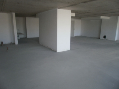 Edificio A Estrenar, Se Alquila U$s 14/m2 Todo Un Piso En Gris O Fracciones, A Negociar