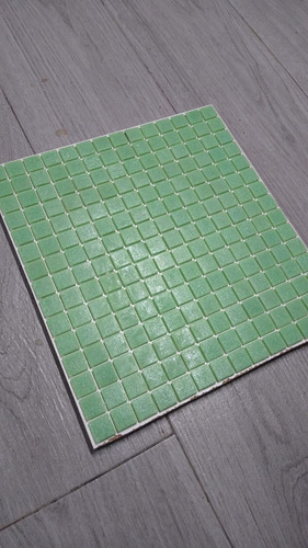 Imagen 2 de 10 de Venecitas Biseladas Color Verde 2x2 Para Piletas