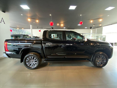 Mitsubishi Triton 2.4 BITURBO DIESEL CD HPE 4X4 AUTOMÁTICO